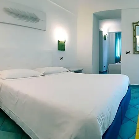 Myage Hotell 4*